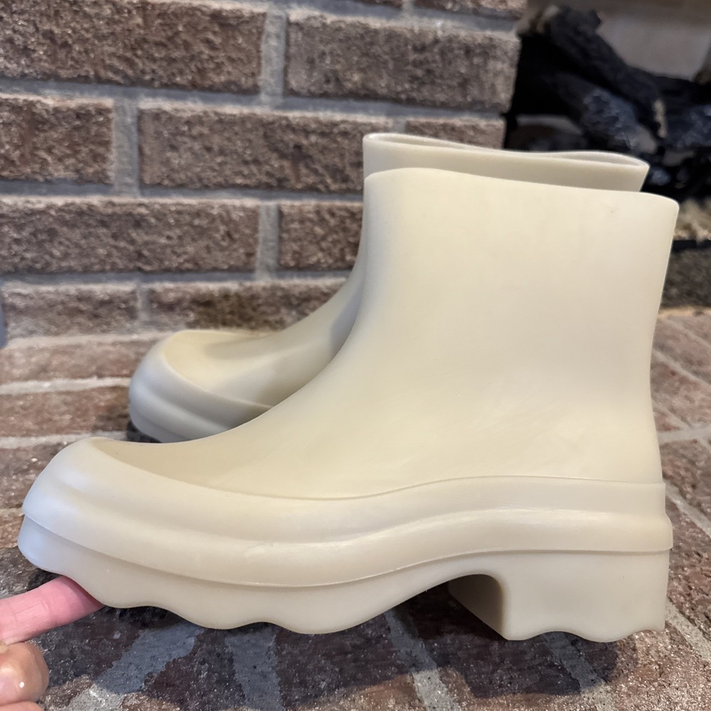 Vince Nia Moonlight Nude Lug Sole Women Waterproof Rain Boots Size 8 #452 - Picture 3 of 16